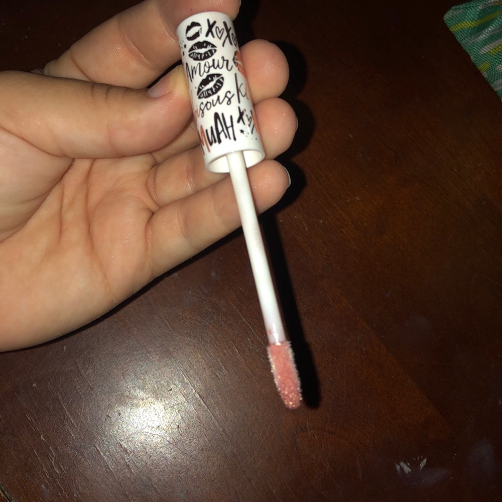 Liquid lipgloss - Picture 2 of 2
